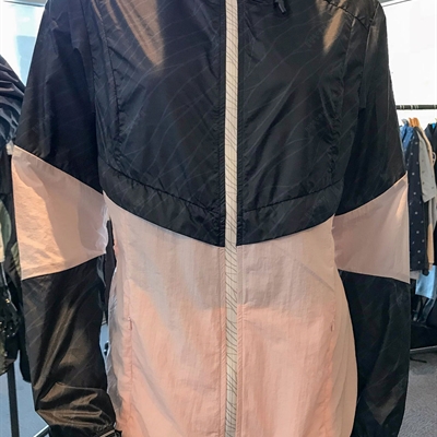 運(yùn)動(dòng)品牌-外套-【丹佛 Outdoor Retailer冬季戶外用品展】運(yùn)動(dòng)單衣