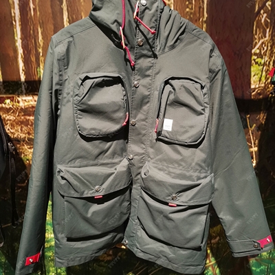商場品牌-外套-【Pitti Uomo展】休閑棉服