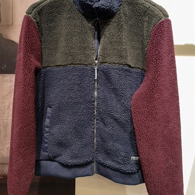 運(yùn)動(dòng)品牌-外套-【Pitti Uomo男裝展 】男運(yùn)動(dòng)單衣