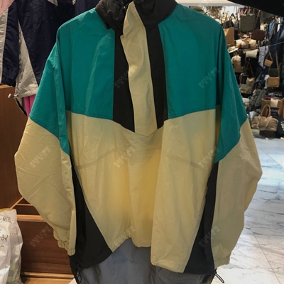 運動品牌-外套-女運動單衣（實拍）