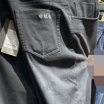 商場品牌-牛仔褲-牛仔褲