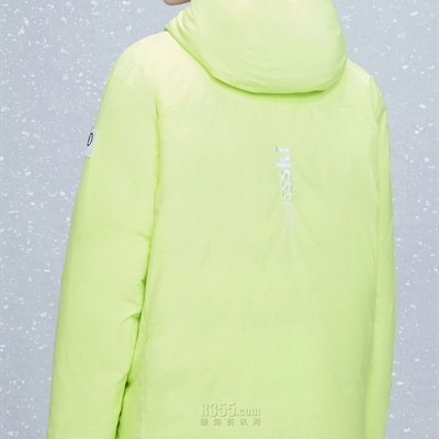 戶外品牌-滑雪服-女戶外滑雪服